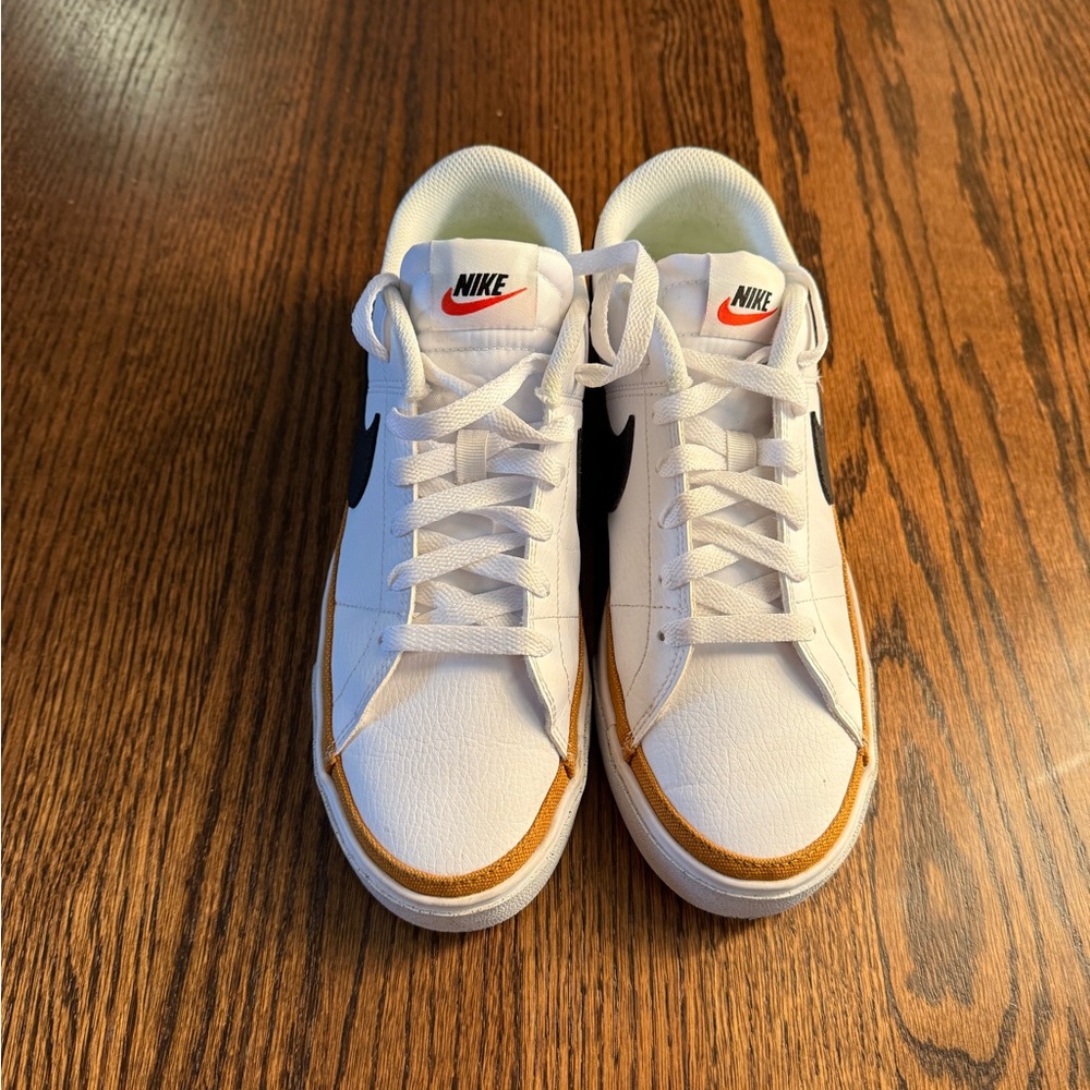 Nike White and Gold Sneakers with Black Logo - Picture 3 of 6